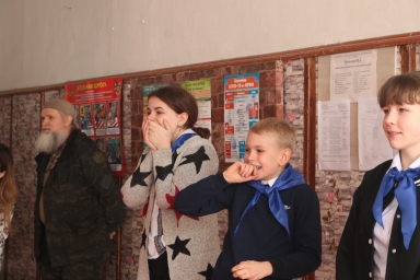 "Летающие тарелки" над школами Донбасса 4