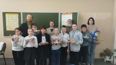 "Летающие тарелки" над школами Донбасса 17