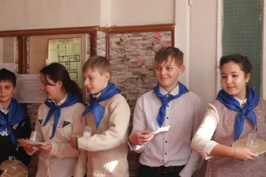 "Летающие тарелки" над школами Донбасса 1