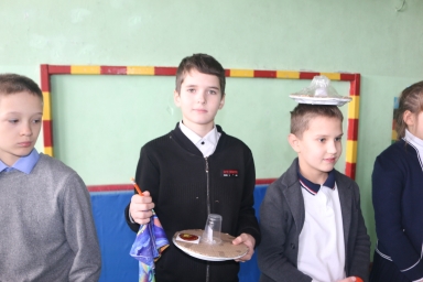 "Летающие тарелки" над школами Донбасса 15