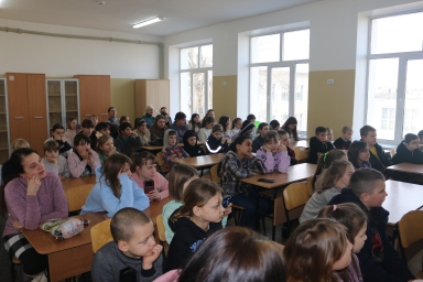 "Летающие тарелки" над школами Донбасса 18